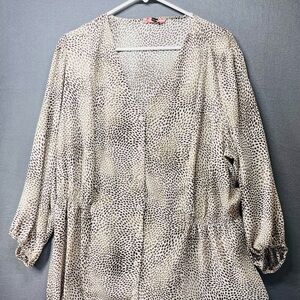 Cream and Black‎ Relaxed Buttoned Blouse